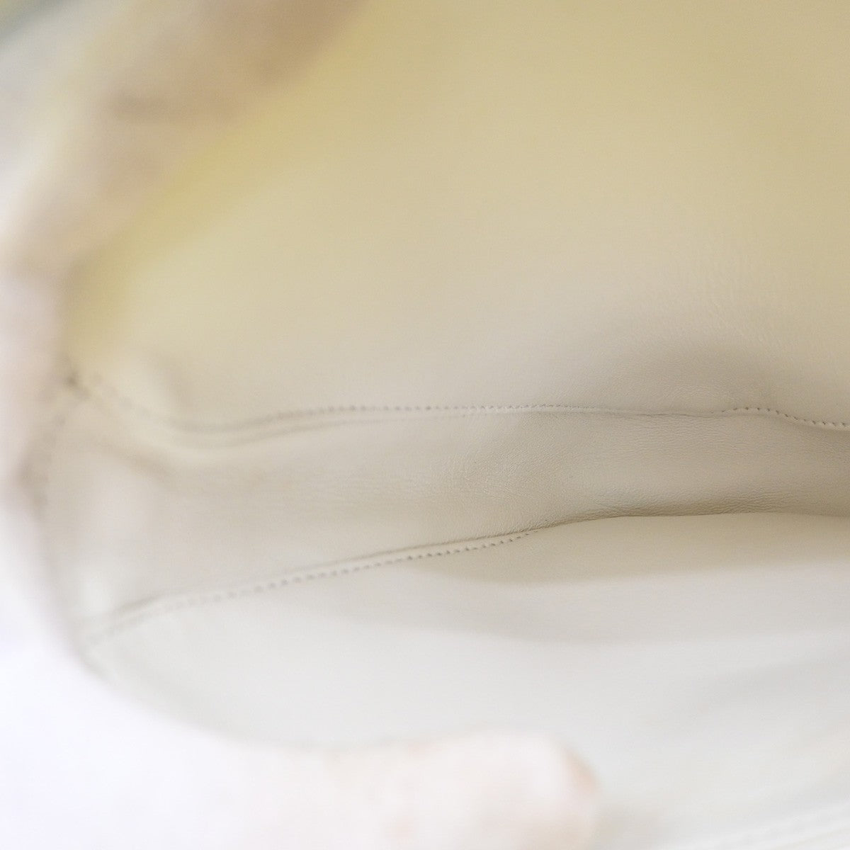 Celine Triangle Leather White Leather Shoulder Bag Bag (Pre-Owned)