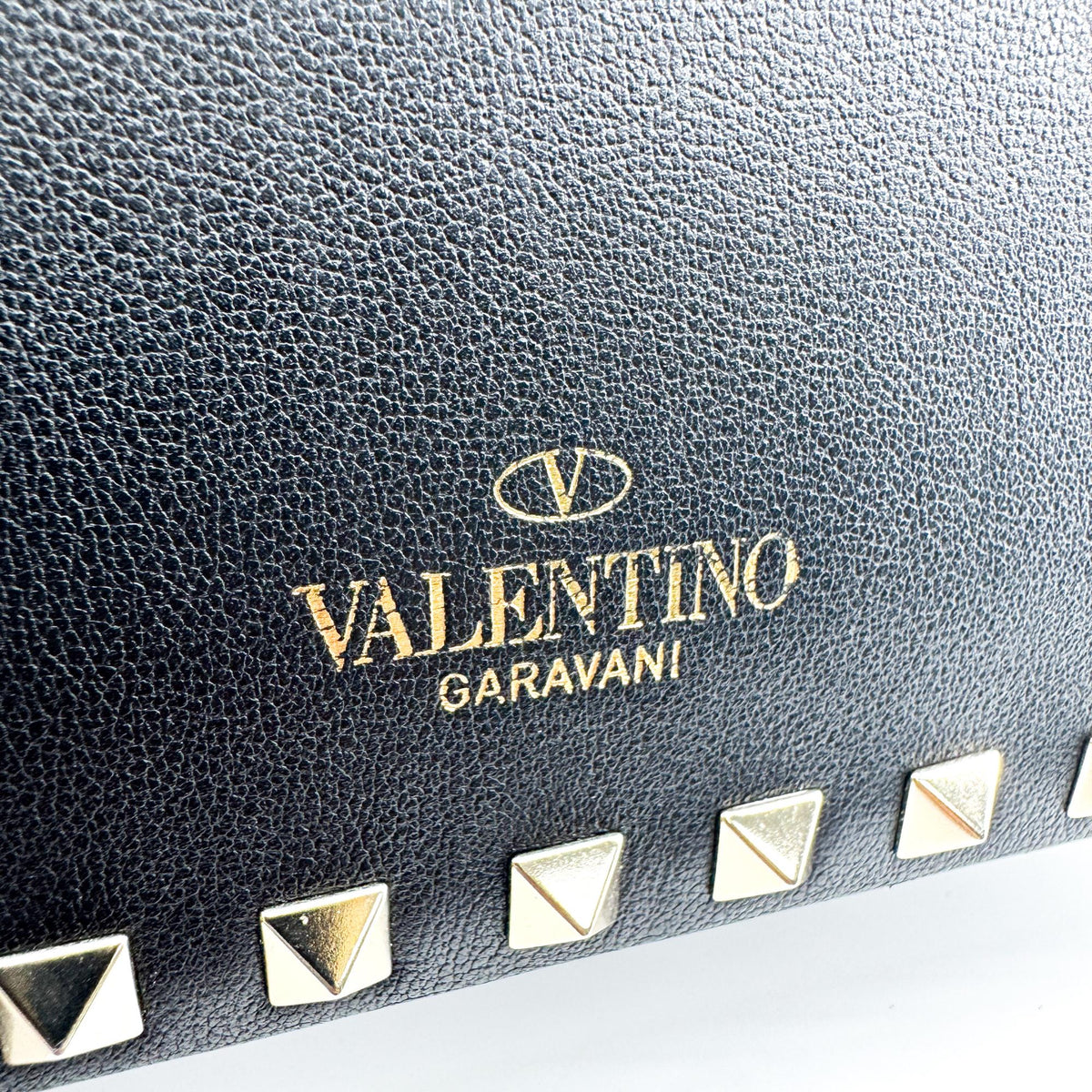 Valentino Garavani Rockstud Camera Leather Black Leather Crossbody Bag Bag (Pre-Owned)