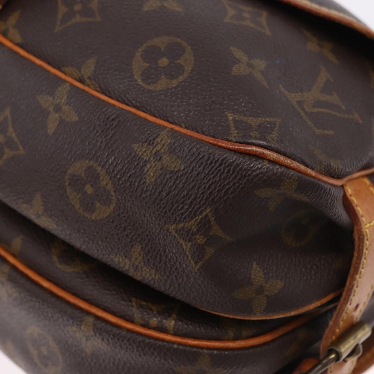 Louis Vuitton Saumur Canvas Brown Canvas Shoulder Bag Bag (Pre-Owned)