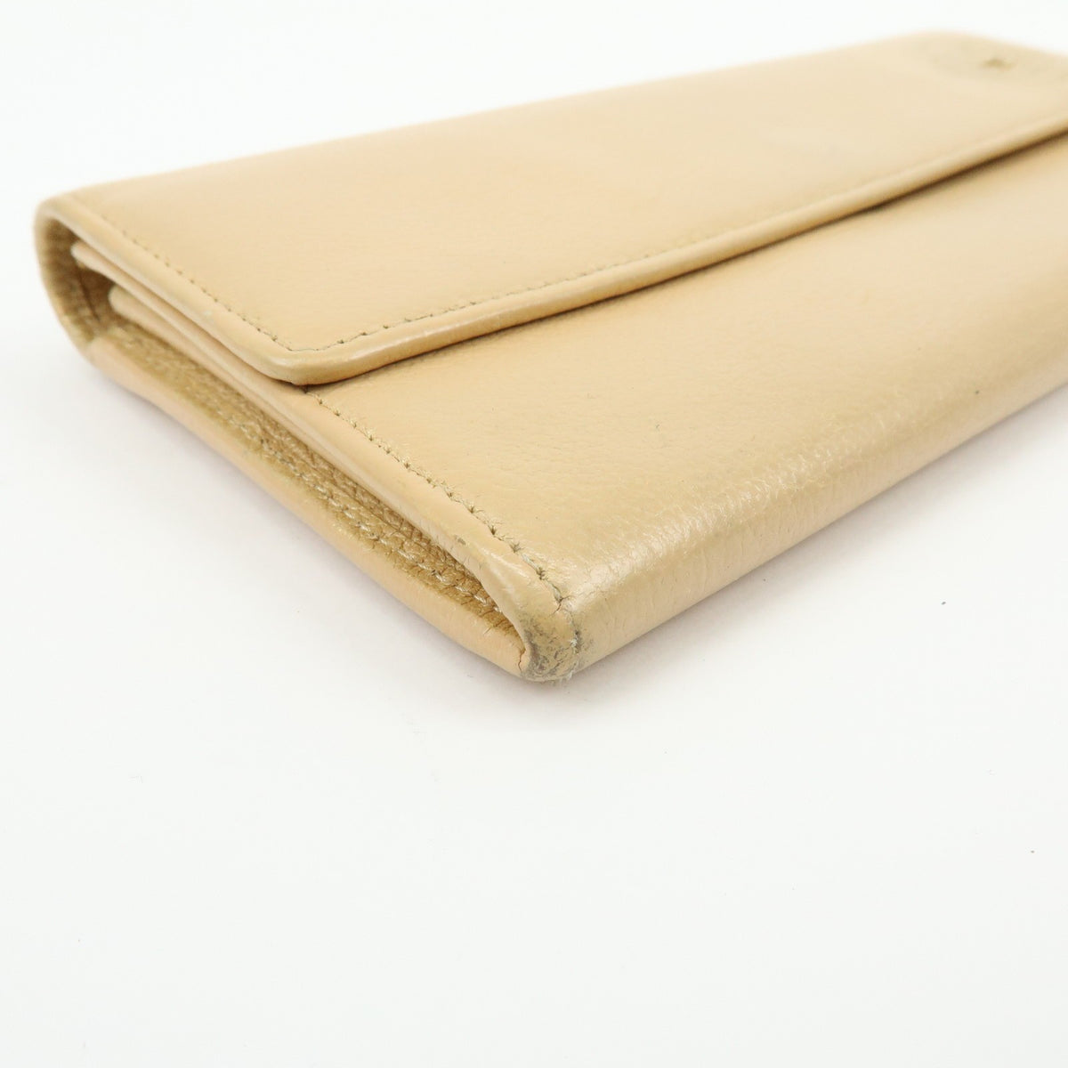 Chanel Camellia Flap Leather Beige Calfskin Wallets Accessory (Pre-Owned)
