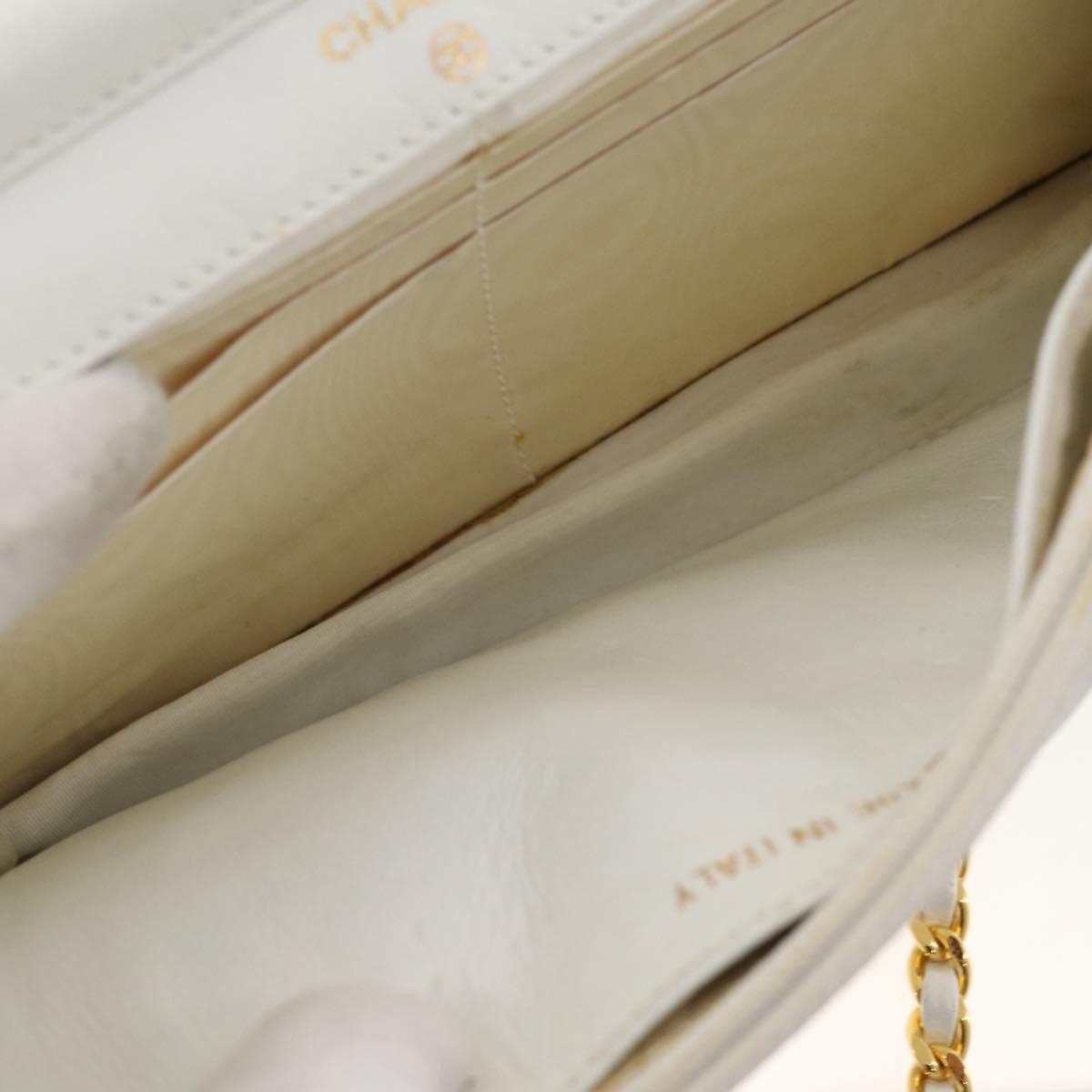 Chanel Vintage Timeless Wallet On Chain Caviar White Leather Crossbody Bag Bag (Pre-Owned)