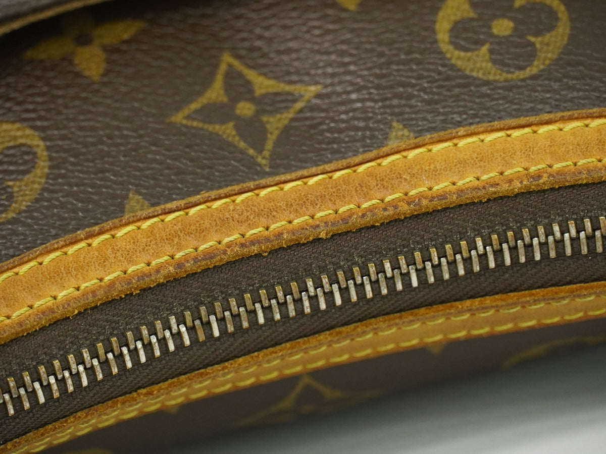 Louis Vuitton Odeon Monogram Canvas Brown Canvas Shoulder Bag Bag (Pre-Owned)