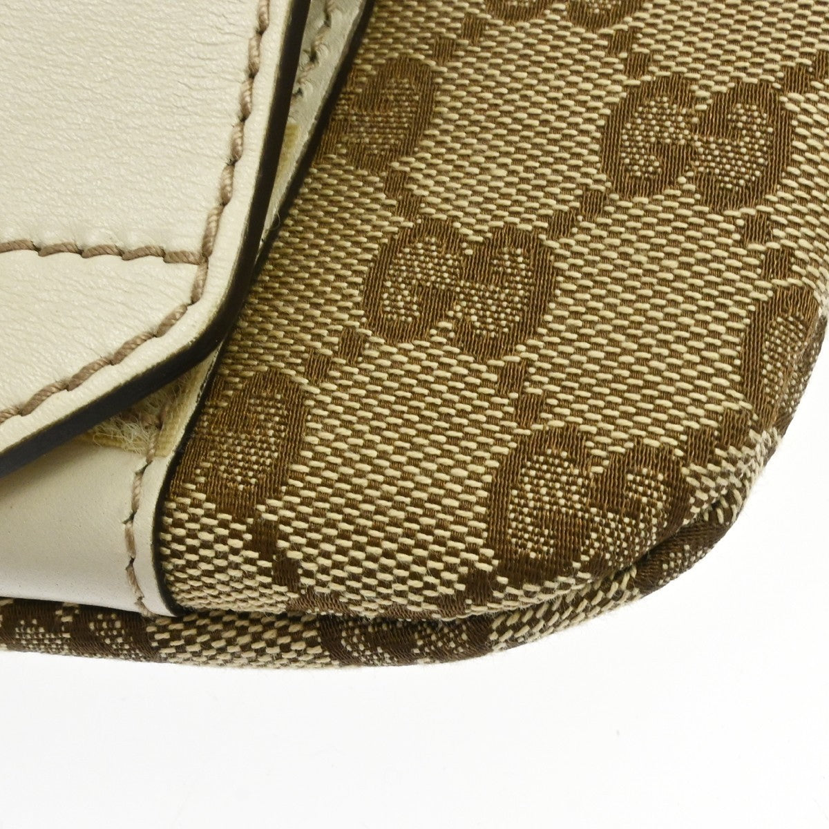 Gucci Waist Belt Bag (Outlet) Gg Canvas And Leather Beige Canvas Crossbody Bag Bag (Pre-Owned)