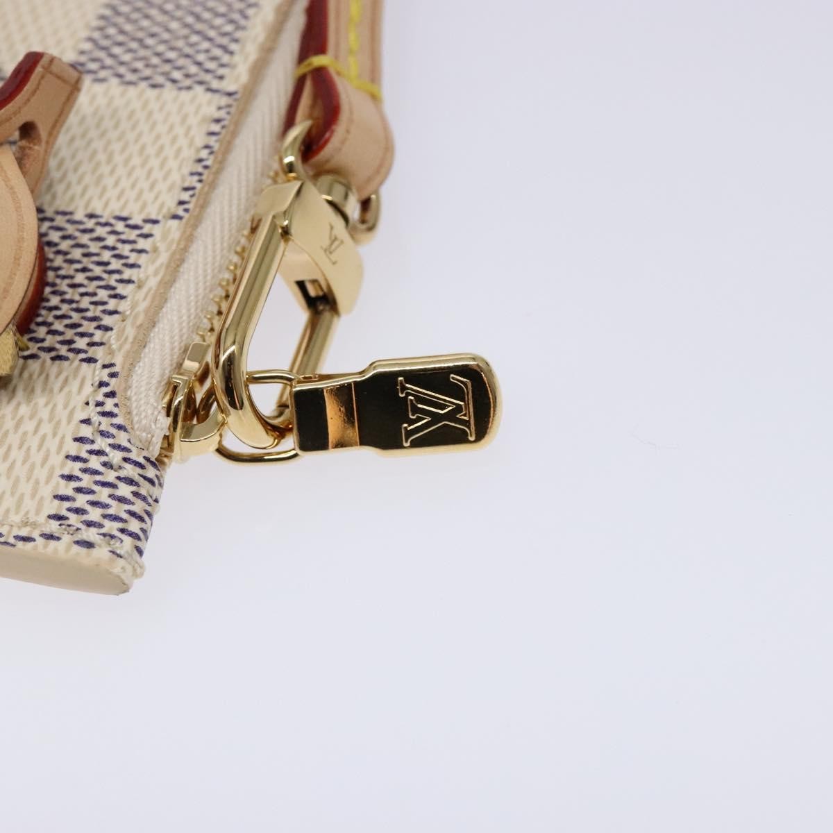 Louis Vuitton Neverfull Pochette Damier Ebene White Canvas Bag (Pre-Owned)