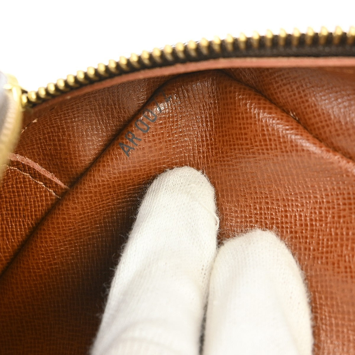 Louis Vuitton Nil Messenger Monogram Canvas Brown Canvas Handbag (Pre-Owned)