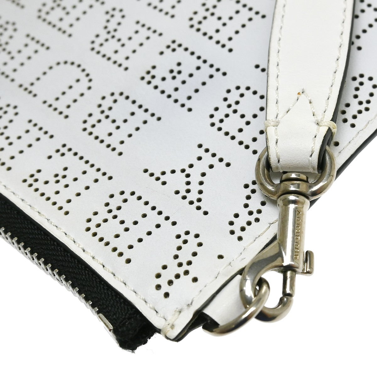Burberry Zip Clutch Leather White Leather Clutche & Pouche Bag (Pre-Owned)