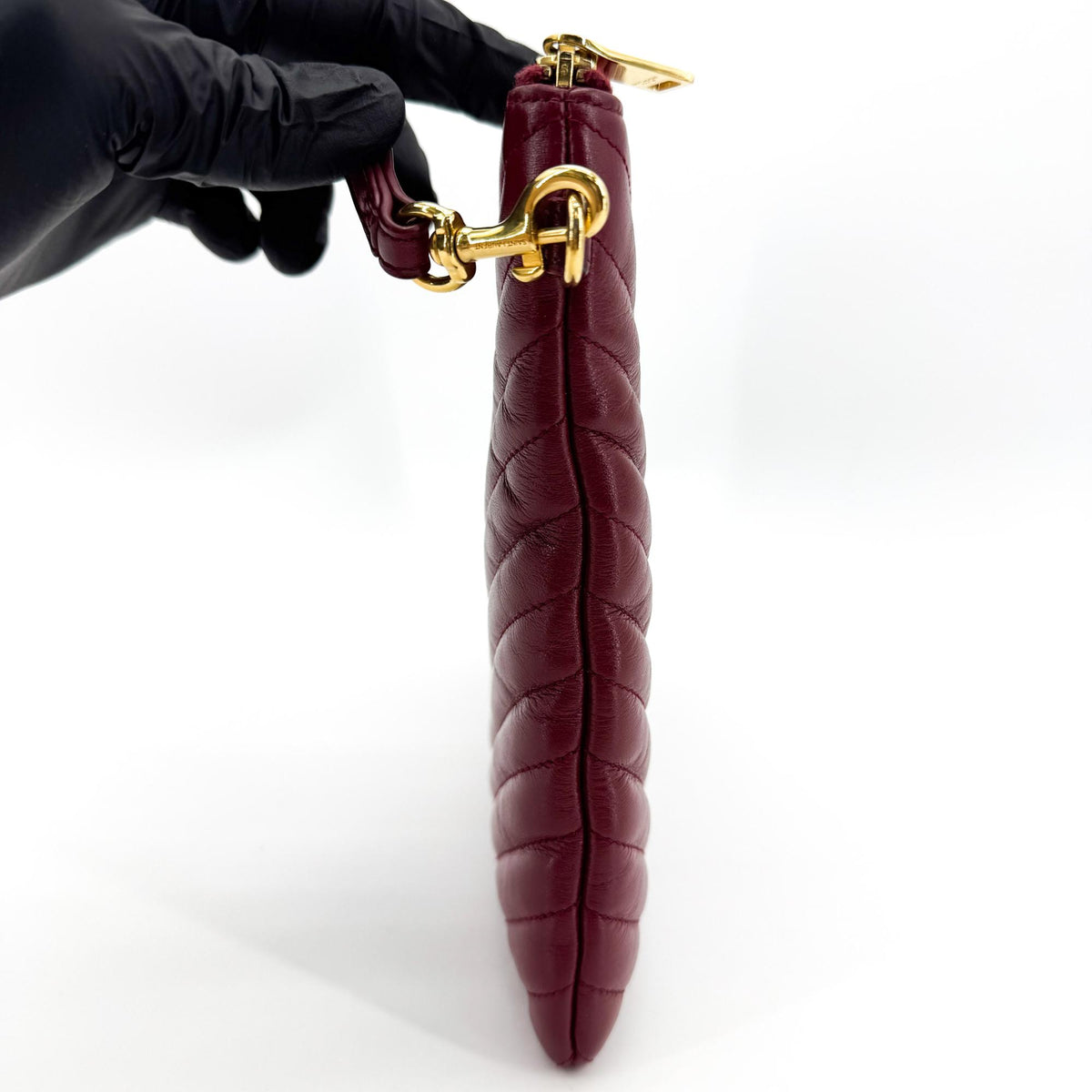 Saint Laurent Classic Monogram Wristlet Matelasse Chevron Leather Burgundy Leather Clutche & Pouche Bag (Pre-Owned)