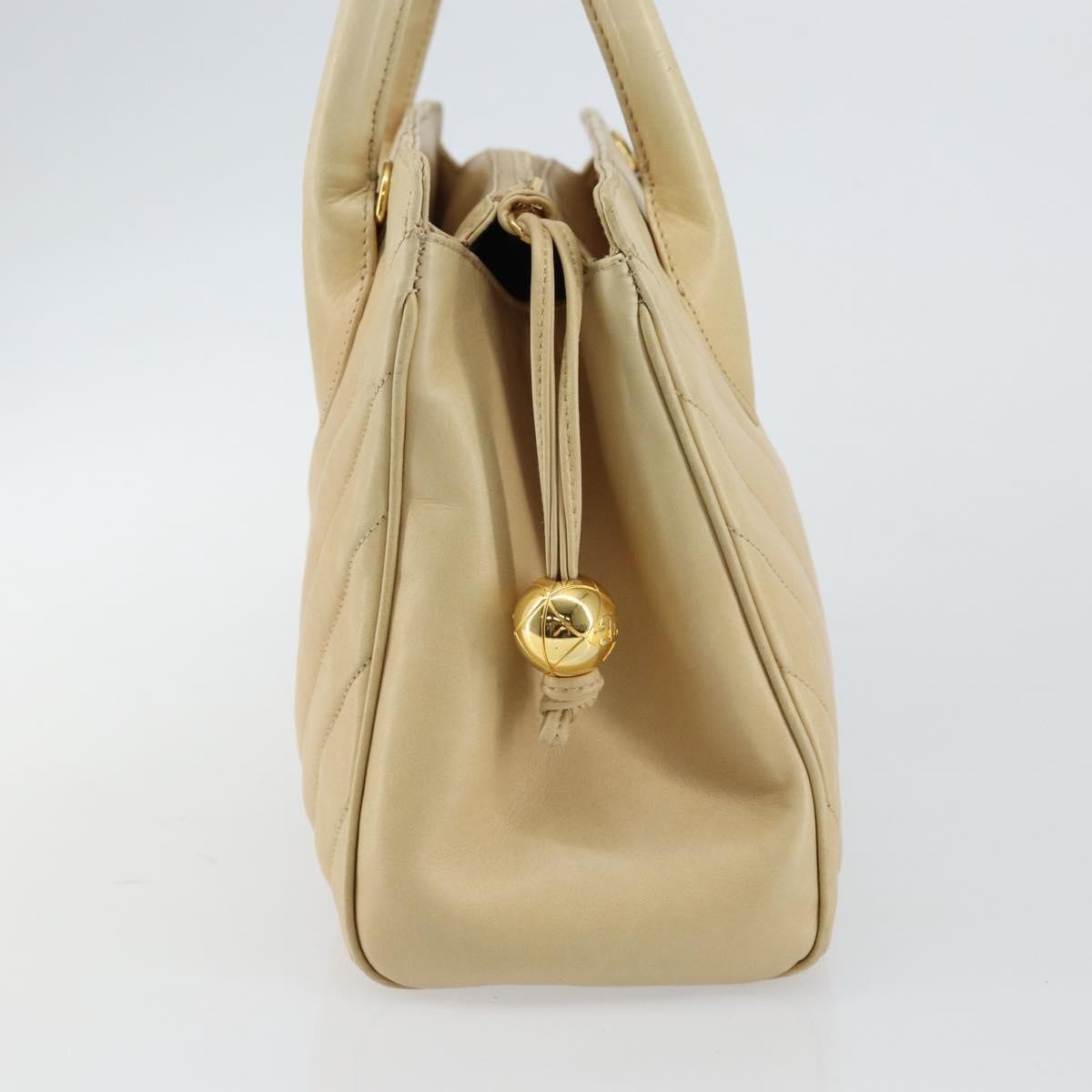 Chanel V Stitch Leather Beige Leather Handbag (Pre-Owned)