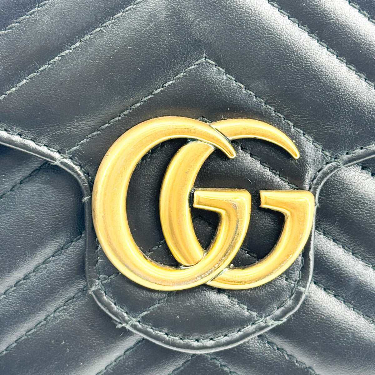 Gucci Gg Marmont Flap Matelasse Leather Black Leather Handbag (Pre-Owned)