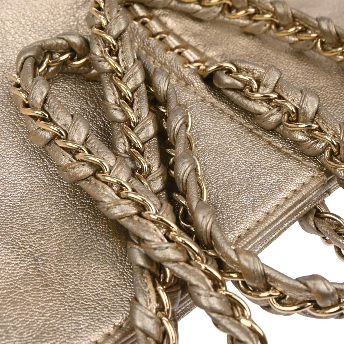 Chanel Luxe Ligne Zipped Tote Leather Gold Leather Tote Bag Bag (Pre-Owned)