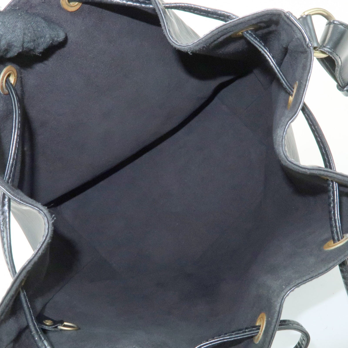 Louis Vuitton Petit Noe Epi Leather Black Leather Handbag (Pre-Owned)