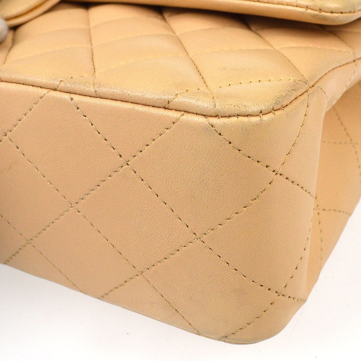 Chanel Vintage Classic Double Flap Quilted Lambskin Beige Leather Handbag (Pre-Owned)