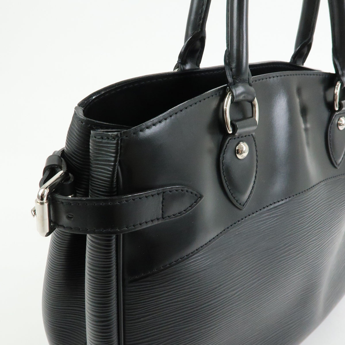 Louis Vuitton Passy Epi Leather Black Leather Tote Bag Bag (Pre-Owned)