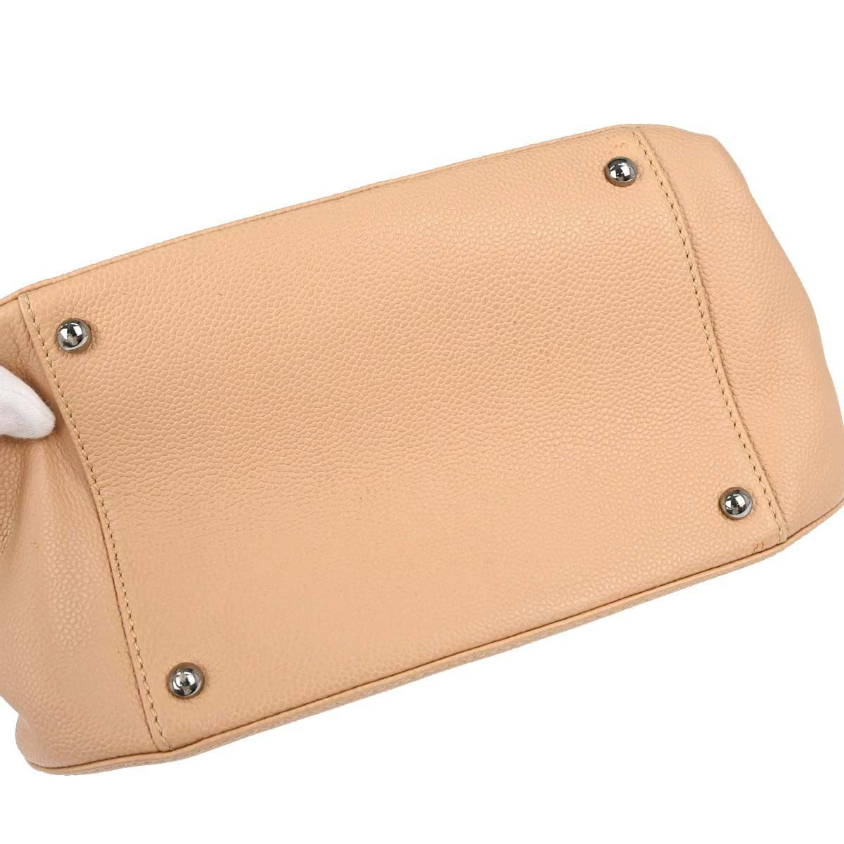 Chanel Mademoiselle Lock Shoulder Bag Quilted Caviar Beige Leather Shoulder Bag Bag (Pre-Owned)