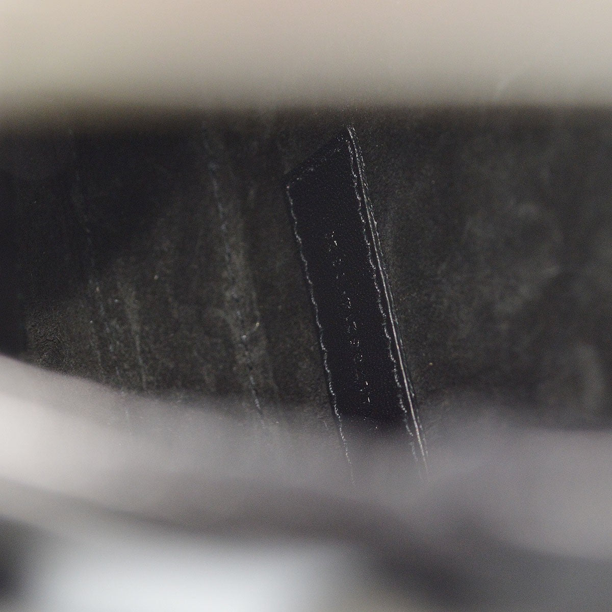 Saint Laurent Le 5 A 7 Vertical Leather Black Leather Shoulder Bag Bag (Pre-Owned)
