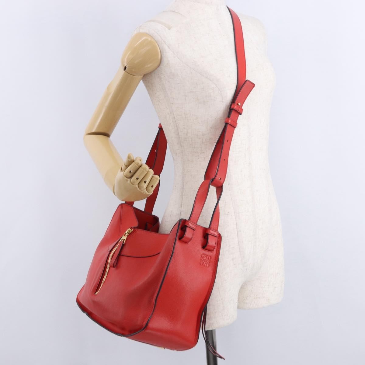 Loewe Hammock Leather Red Leather Handbag (Pre-Owned)
