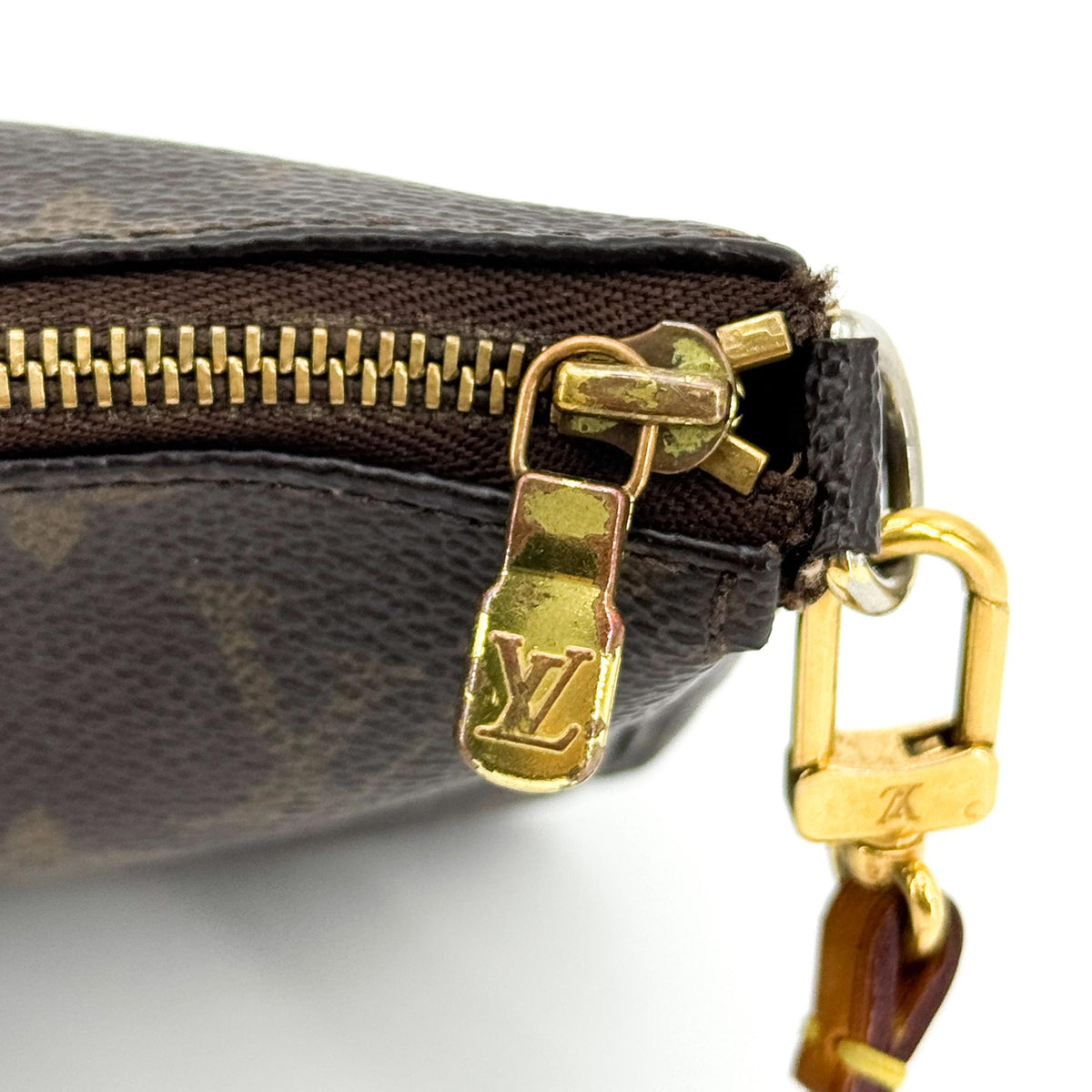 Louis Vuitton Louis Vuitton Monogramme Pochette Monogramme Canvas Brown Canvas Clutche & Pouche Bag (Pre-Owned)