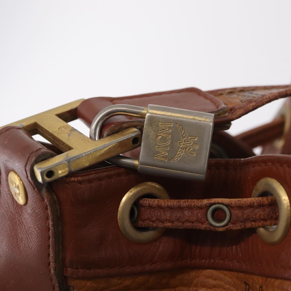 MCM Drawstring Leather Brown Leather Shoulder Bag Bag (Pre-Owned)