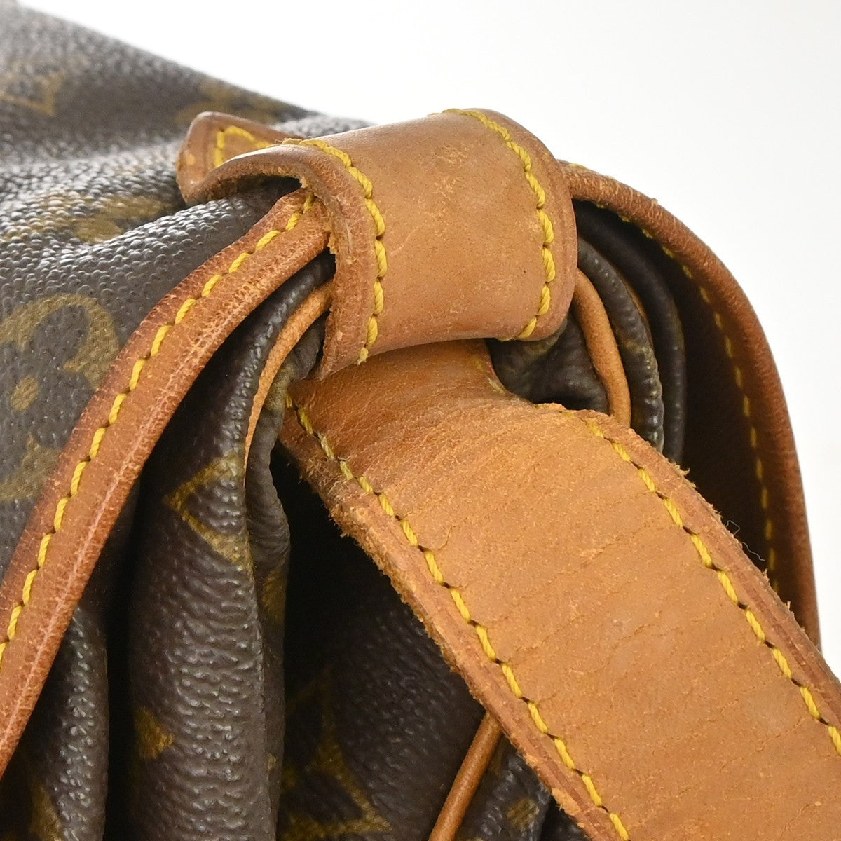 Louis Vuitton Saumur Monogram Canvas Brown Canvas Handbag (Pre-Owned)