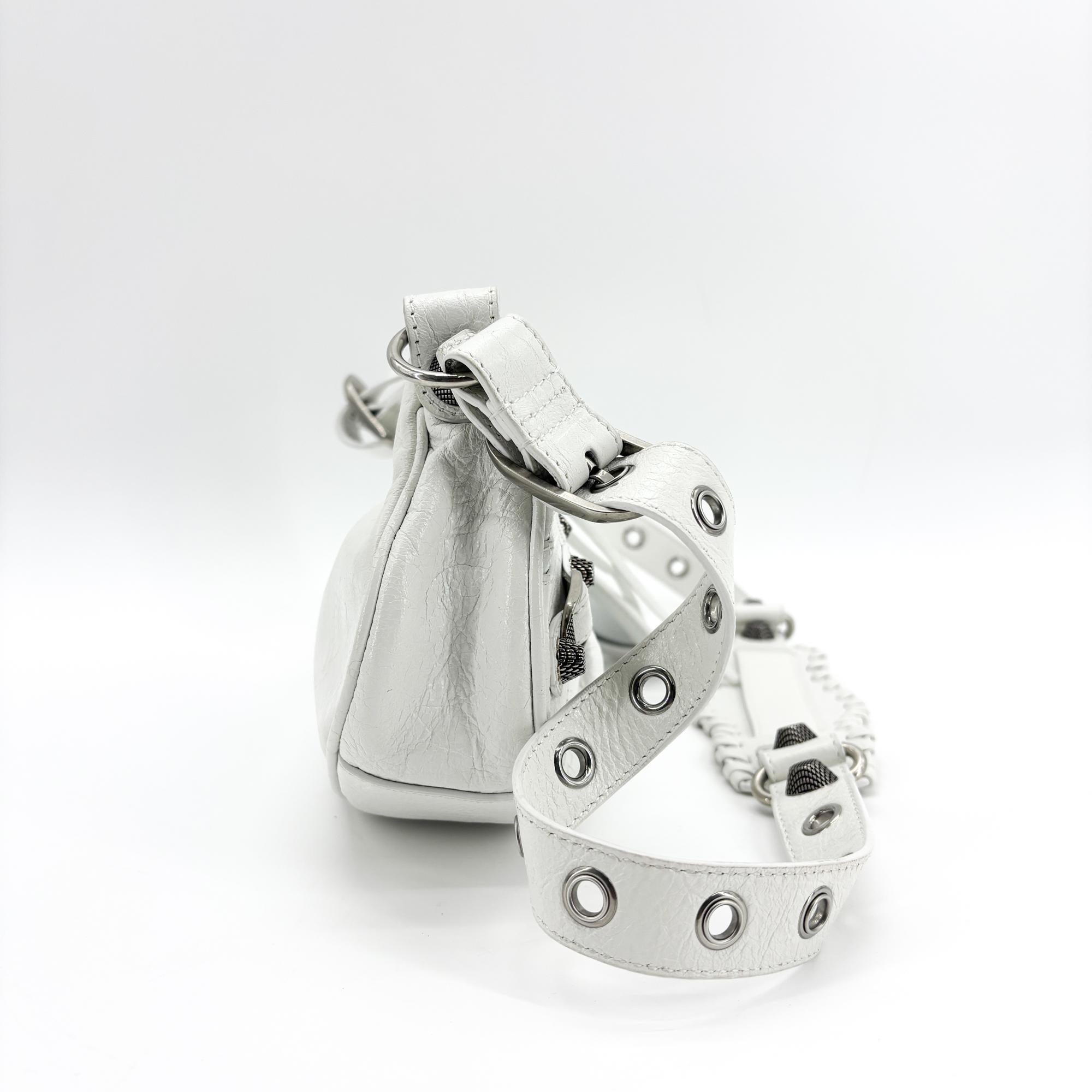 Balenciaga Le Cagole Giant Spikes Leather White Leather Shoulder Bag Bag (Pre-Owned)