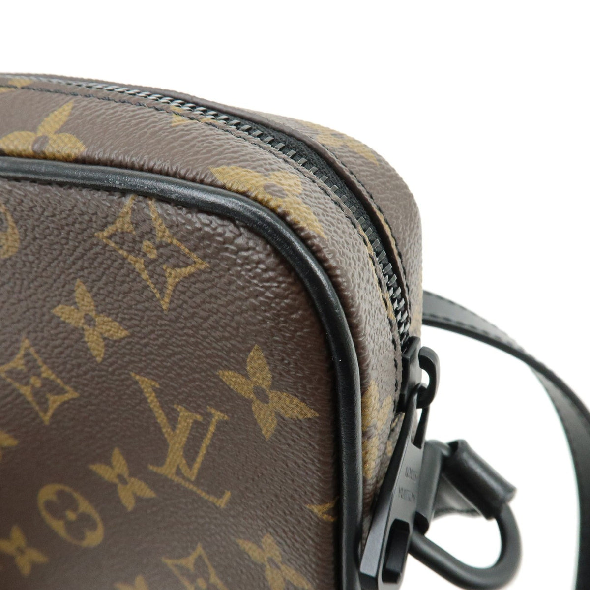 Louis Vuitton Christopher Wearable Macassar Monogram Canvas Brown Canvas Crossbody Bag Bag (Pre-Owned)