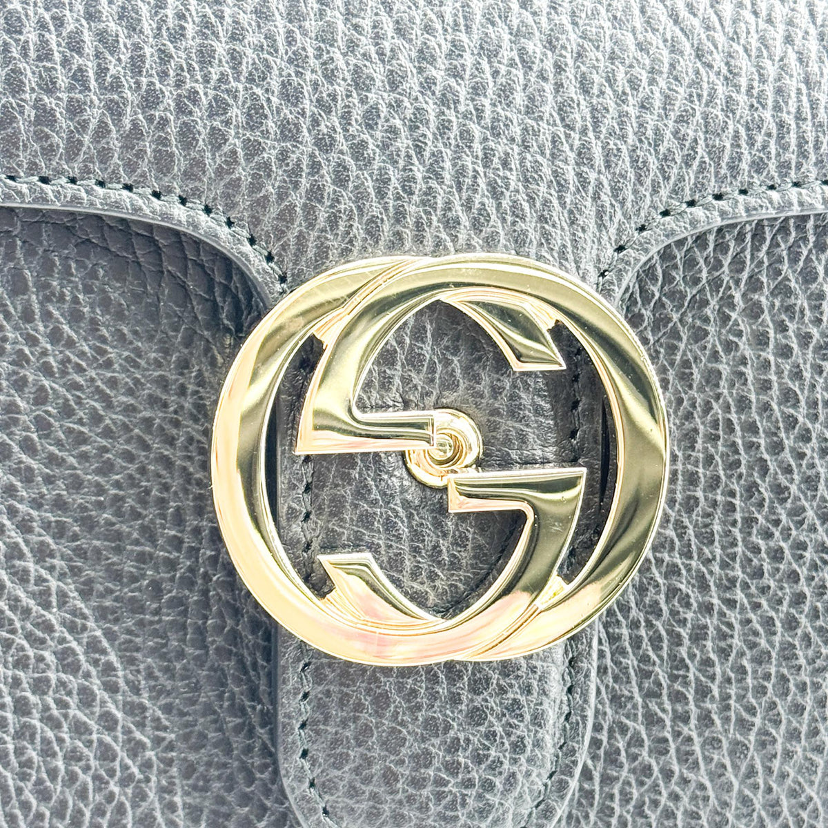 Gucci Interlocking Leather Black Leather Shoulder Bag Bag (Pre-Owned)