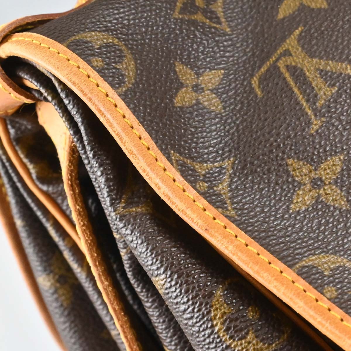 Louis Vuitton Saumur Monogram Canvas Brown Canvas Shoulder Bag Bag (Pre-Owned)