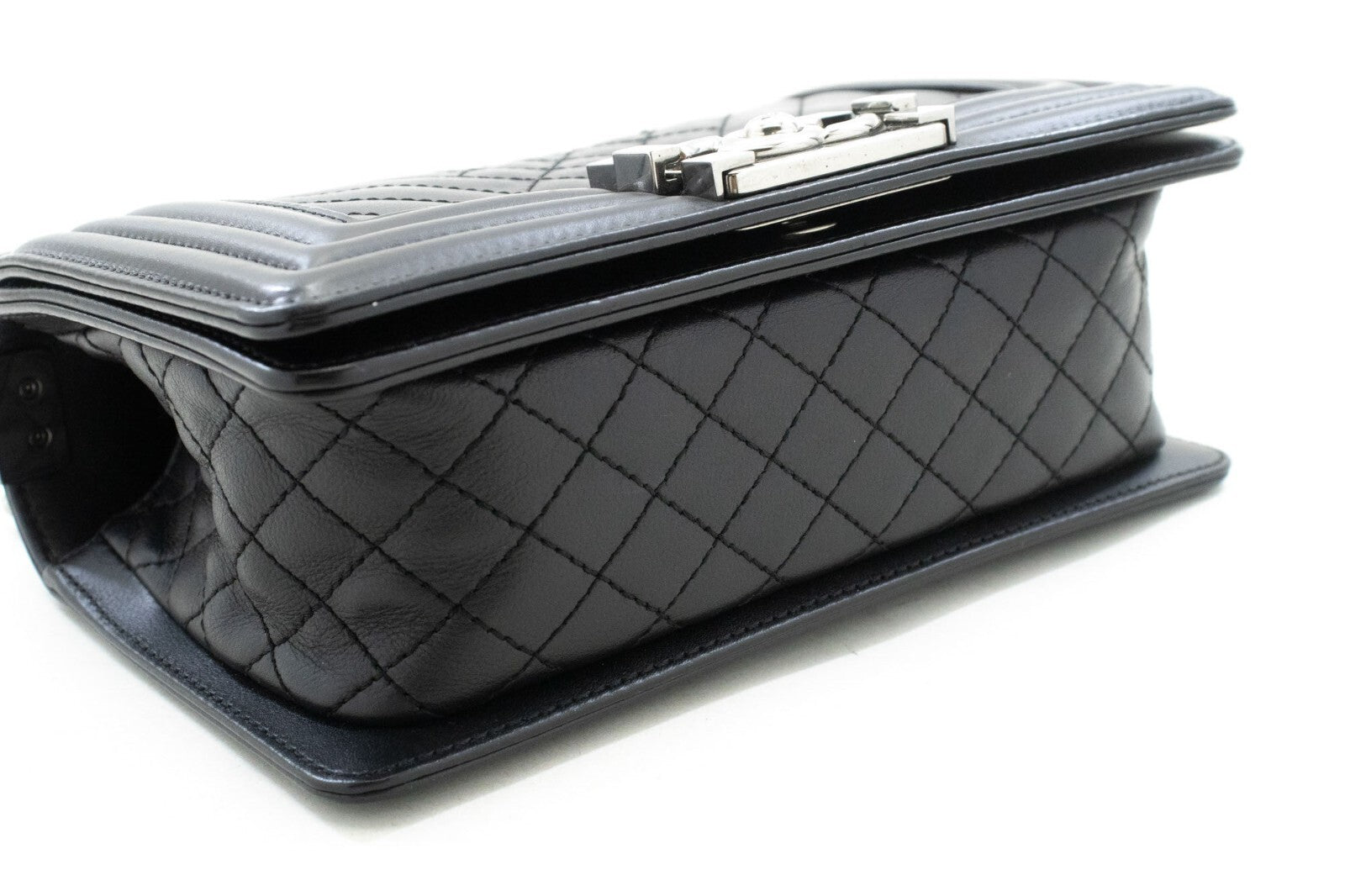 Chanel Boy Flap Quilted Calfskin Black Calfskin Shoulder Bag Bag (Pre-Owned)