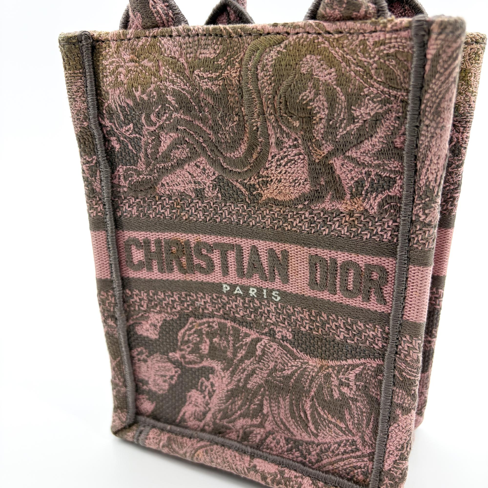 Christian Dior Book Embroidered Canvas Pink Canvas Tote Bag Bag (Pre-Owned)