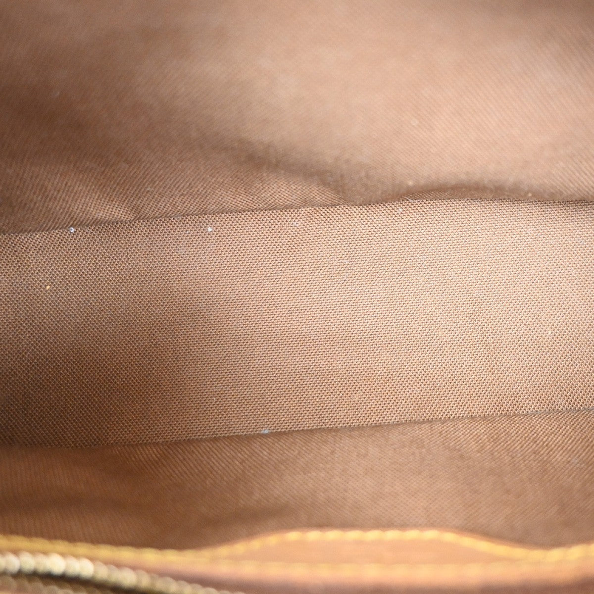 Louis Vuitton Trotteur Monogram Canvas Brown Canvas Handbag (Pre-Owned)