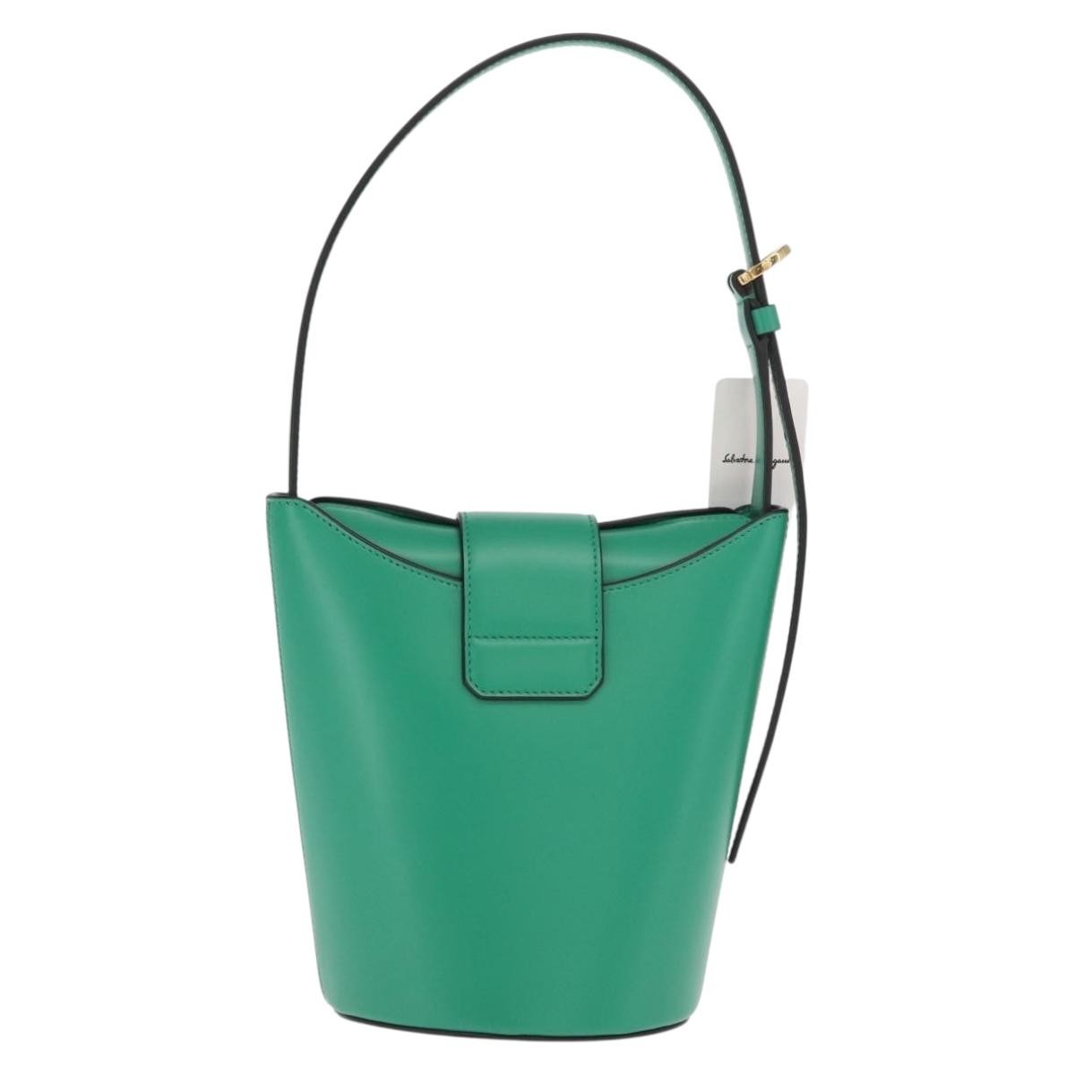 Salvatore Ferragamo Gancini Leather Green Leather Handbag (Pre-Owned)