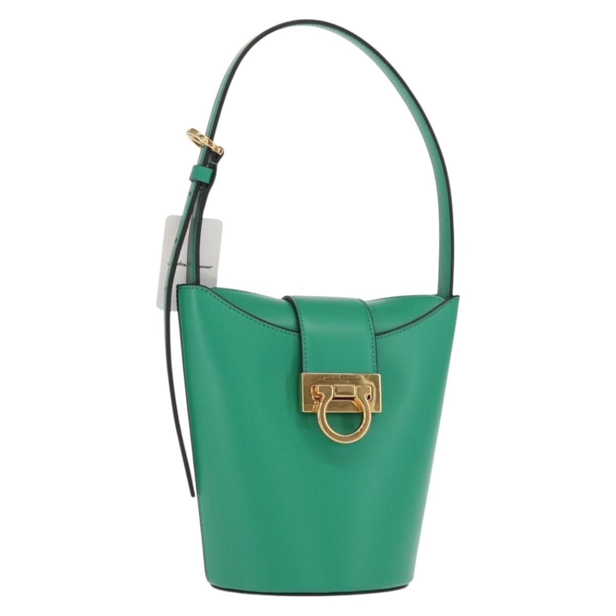 Salvatore Ferragamo Gancini Leather Green Leather Handbag (Pre-Owned)