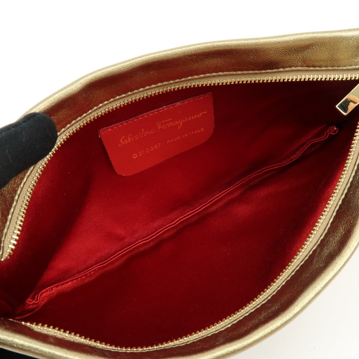 Salvatore Ferragamo Gancini Leather Gold Leather Crossbody Bag Bag (Pre-Owned)