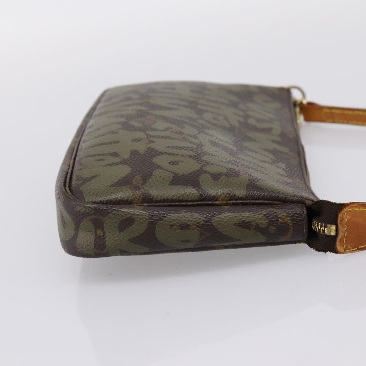 Louis Vuitton Pochette Accessoires Limited Edition Monogram Graffiti Khaki Canvas Clutche & Pouche Bag (Pre-Owned)