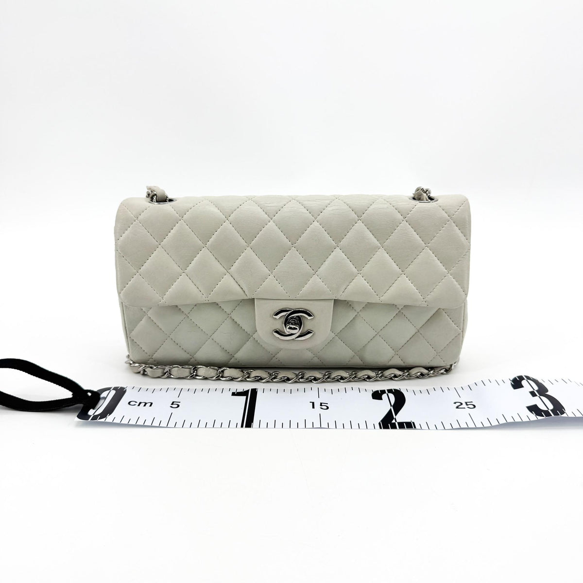 Chanel Classic Single Flap Bag Quilted Lambskin White Leather Shoulder Bag Bag (Pre-Owned)