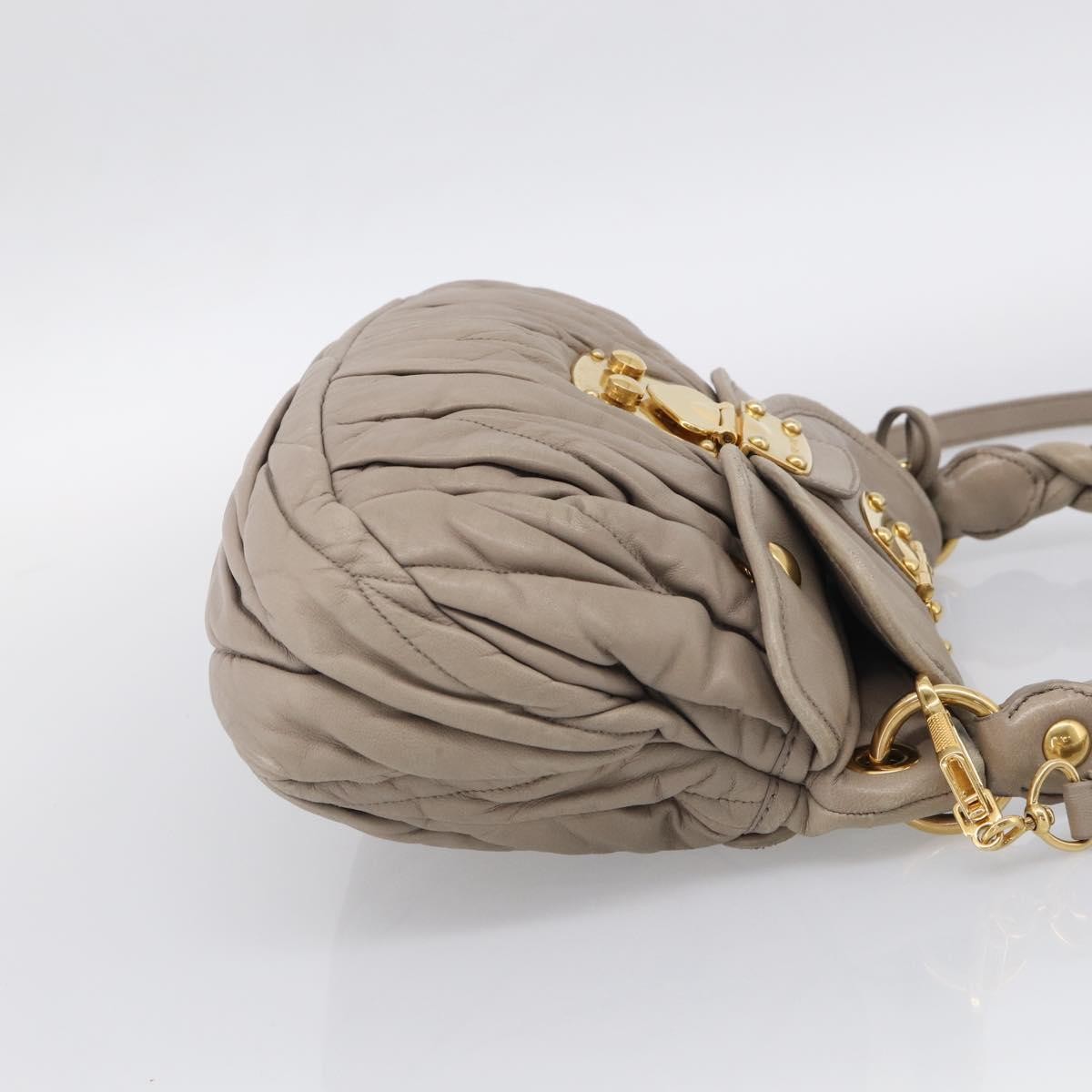 Miu Miu Coffer Hobo Matelasse Leather Beige Leather Handbag (Pre-Owned)