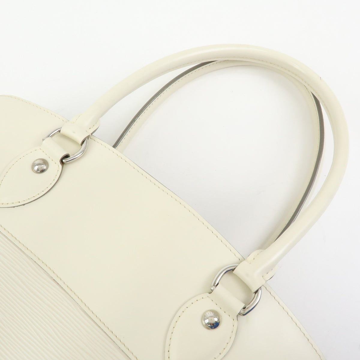 Louis Vuitton Passy Epi Leather White Leather Tote Bag Bag (Pre-Owned)