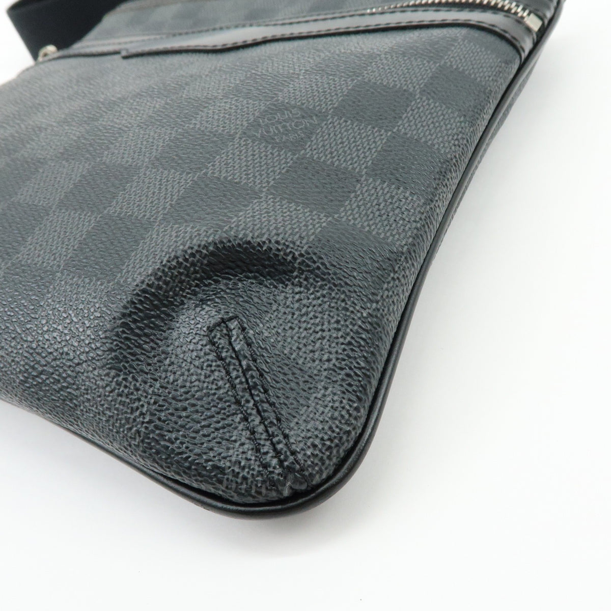 Louis Vuitton Thomas Damier Graphite Black Canvas Handbag (Pre-Owned)