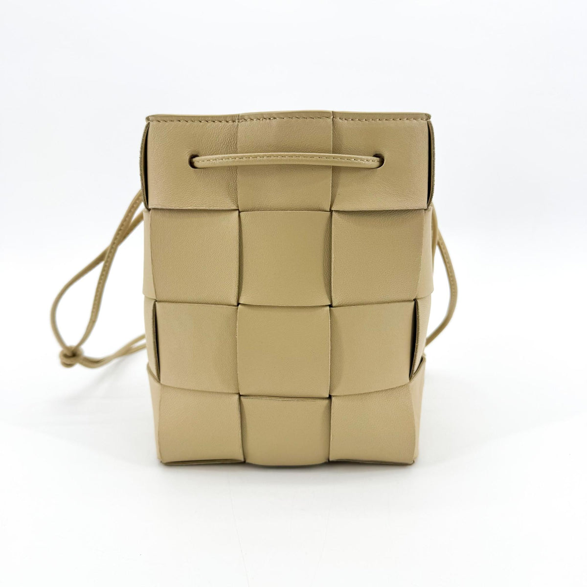Bottega Veneta Cassette Leather Beige Leather Shoulder Bag Bag (Pre-Owned)