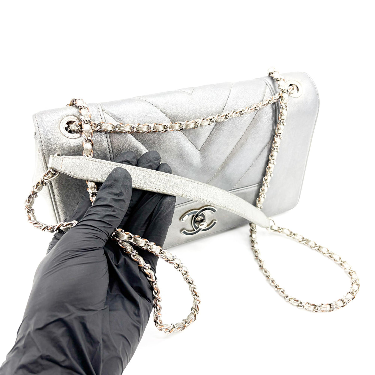 Chanel Mademoiselle Vintage Flap Clutch Chevron Sheepskin Silver Leather Shoulder Bag Bag (Pre-Owned)