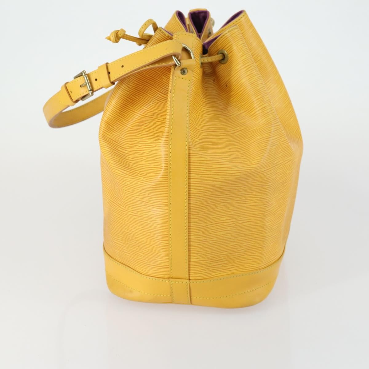 Louis Vuitton Noe Epi Leather Yellow Leather Shoulder Bag Bag (Pre-Owned)