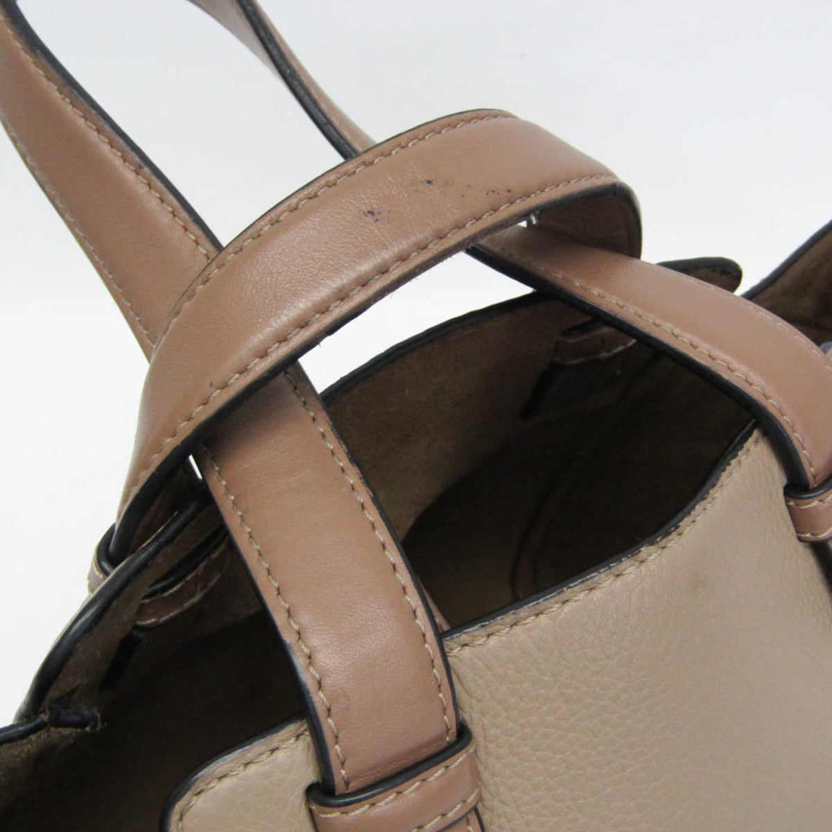 Loewe Hammock Nugget Leather Beige Leather Handbag (Pre-Owned)