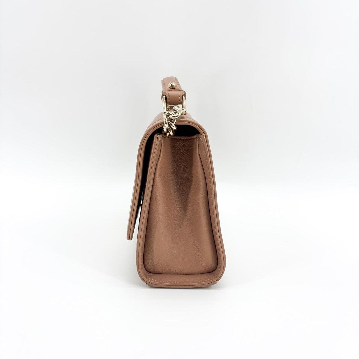 Chanel Label Click Flap Quilted Calfskin Brown Leather Handbag (Pre-Owned)