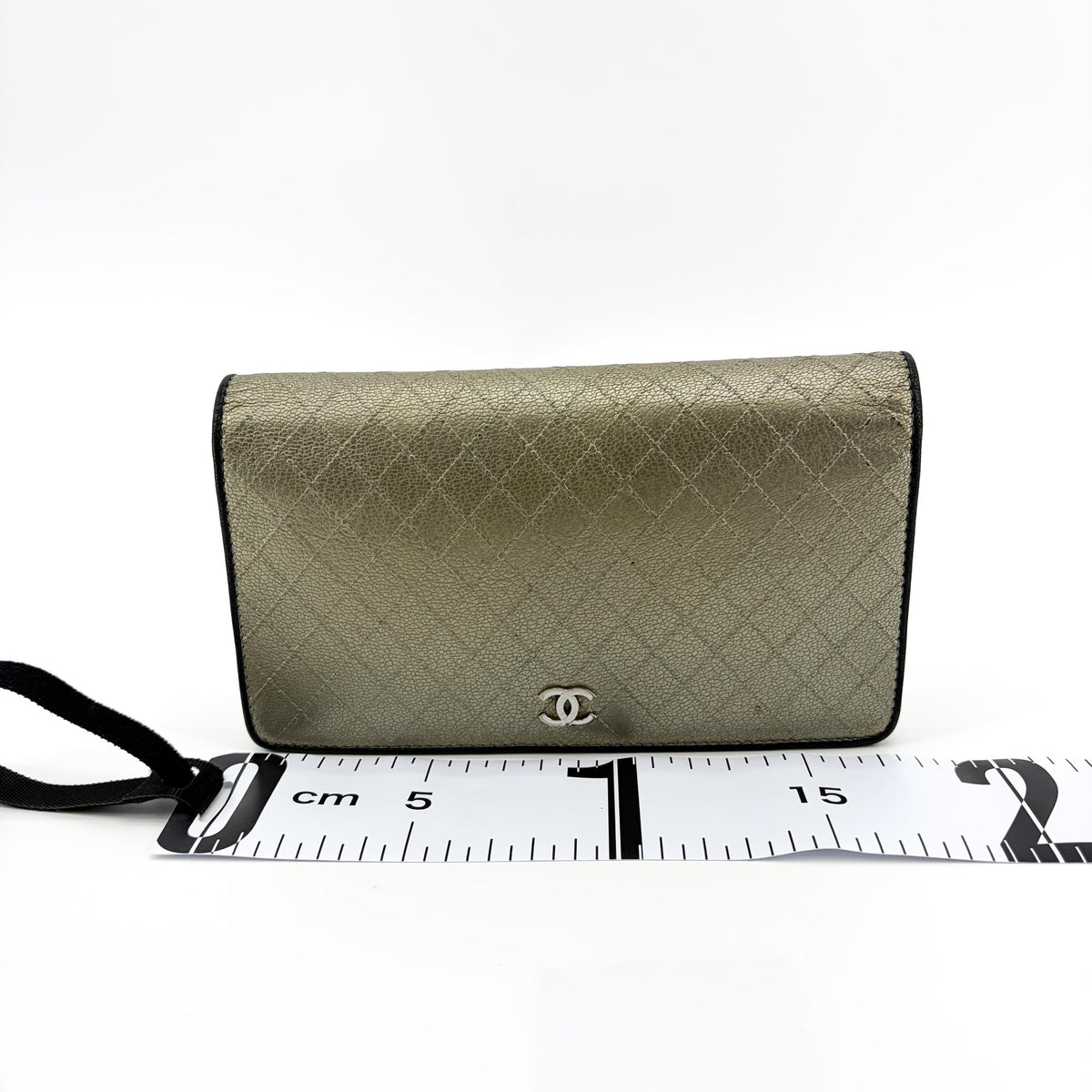 Chanel 19 Flap Quilted Lambskin Gold Calfskin Wallets Accessory (Pre-Owned)