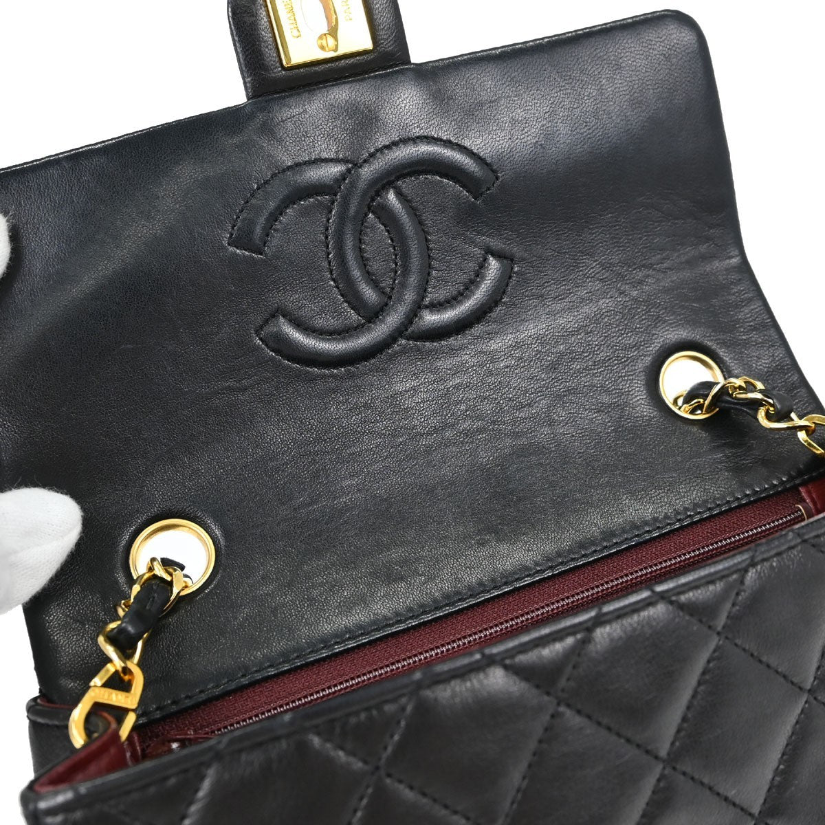 Chanel Vintage Square Classic Single Flap Quilted Lambskin Black Leather Handbag (Pre-Owned)