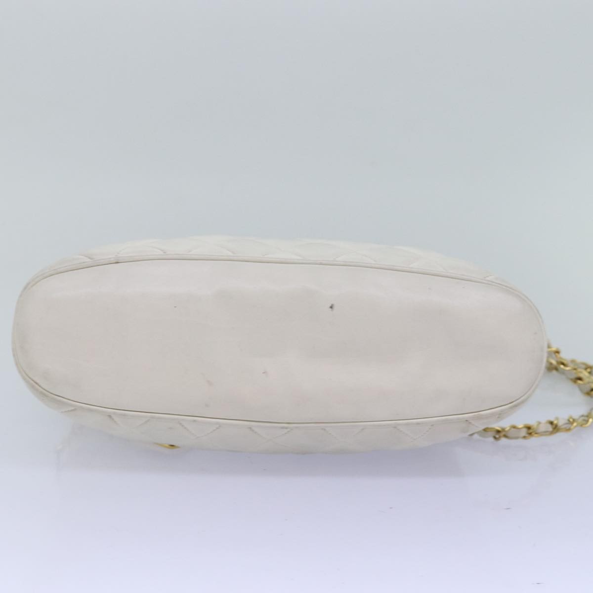 Chanel Vintage Zip Chain Quilted Caviar White Leather Shoulder Bag Bag (Pre-Owned)