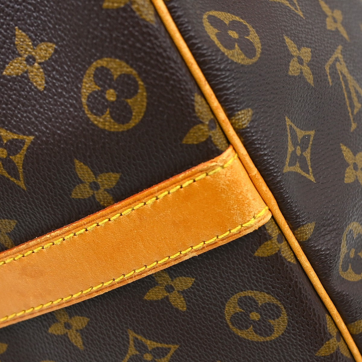 Louis Vuitton Keepall Bandoulière Monogram Brown Canvas Travel Bag Bag (Pre-Owned)
