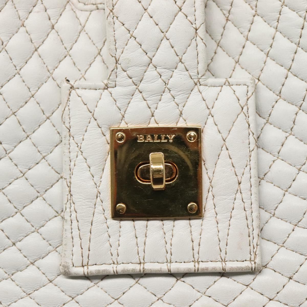 Bally Vintage Quilted Leather White Leather Shoulder Bag Bag (Pre-Owned)