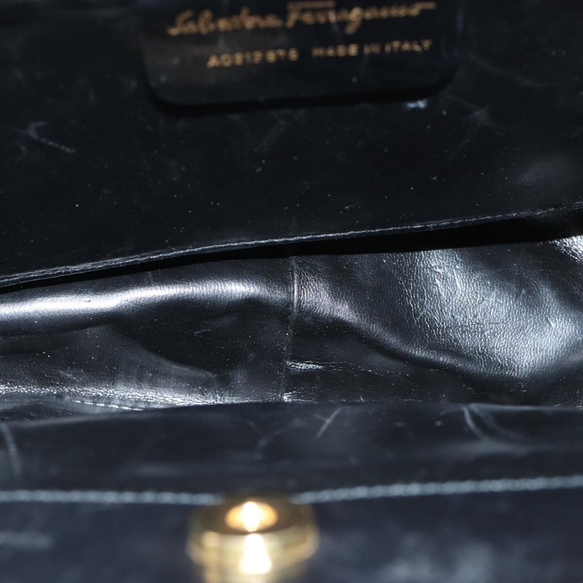 Salvatore Ferragamo Gancini Leather Black Leather Handbag (Pre-Owned)
