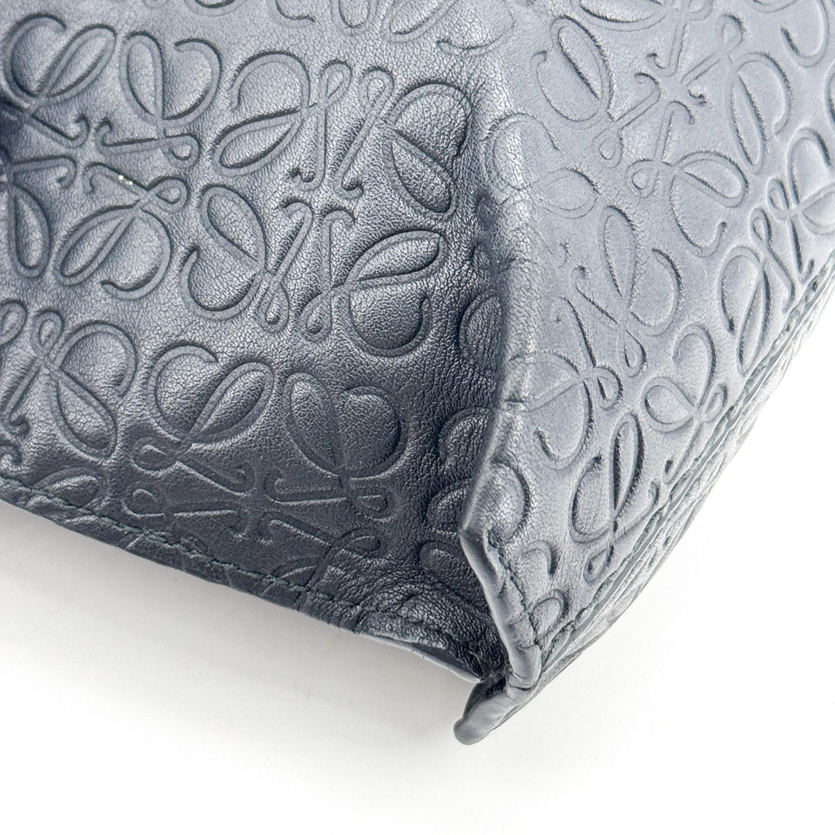 Loewe T Pouch Anagram Embossed Patent Black Leather Clutche & Pouche Bag (Pre-Owned)